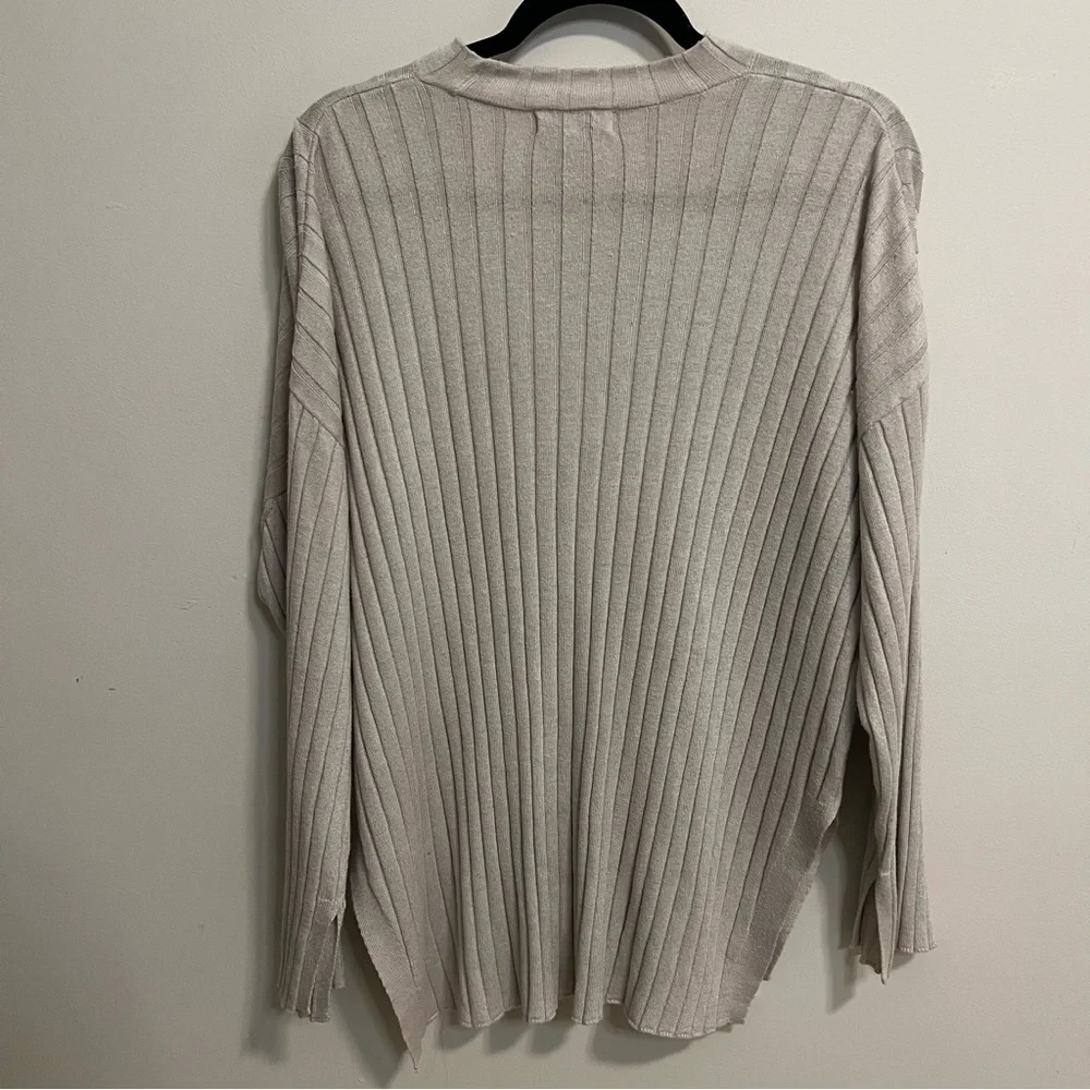 H&M minimalist grey